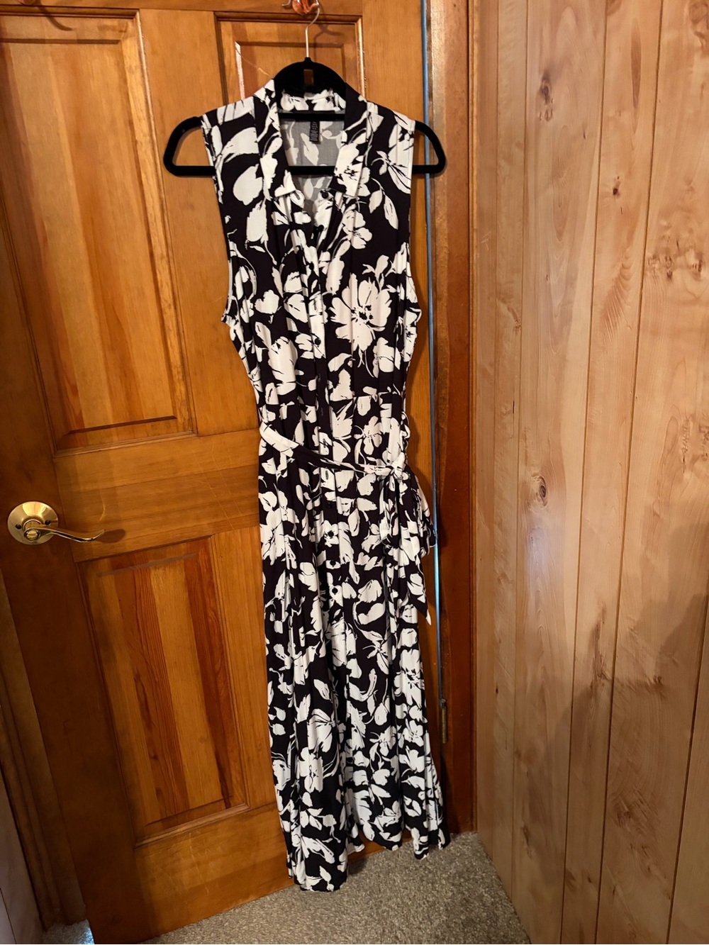 Ellen Tracy Black and White Floral Sleeveless Maxi Dress